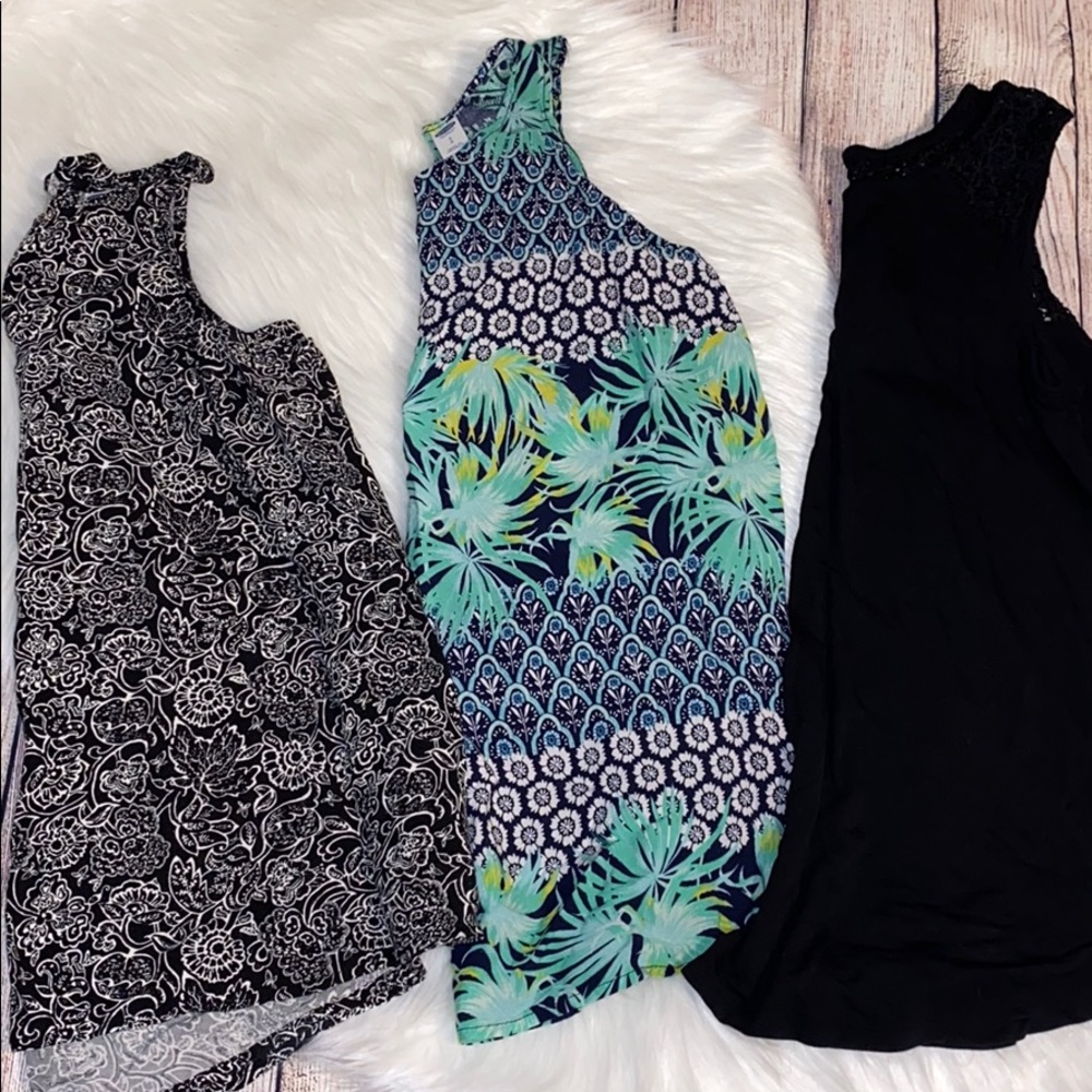 Lot of Old Navy petite tanks size XS/S